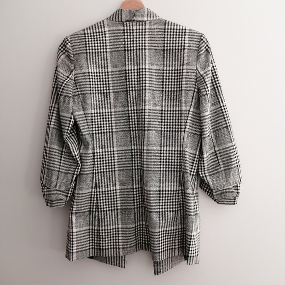 Aritzia Babaton Power Hip Blazer Black White Plaid Houndstooth Crepe 4 - Picture 5 of 17